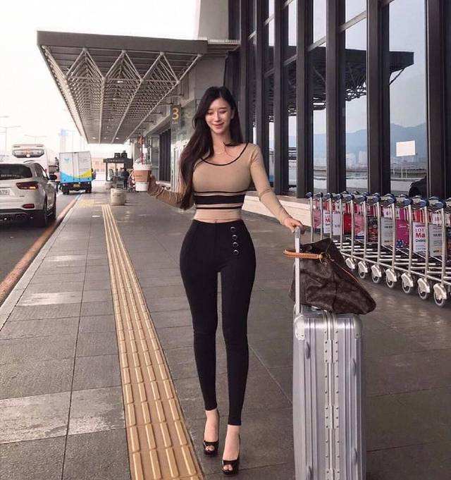 凹凸果手机页游助手下载
